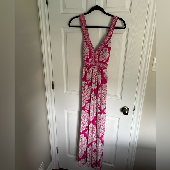 Women’s Dress - Picture 1 of 4